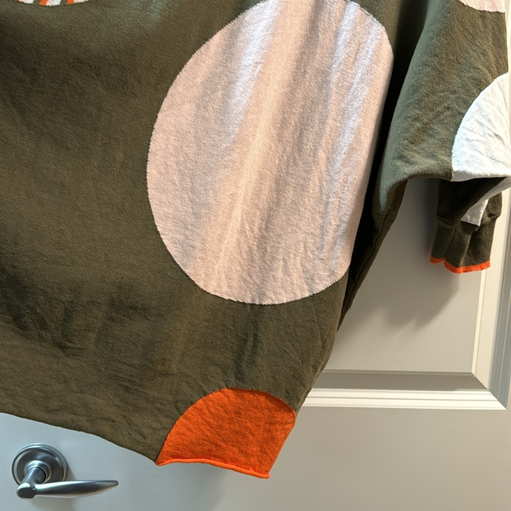 Fun sweater - Picture 5 of 9